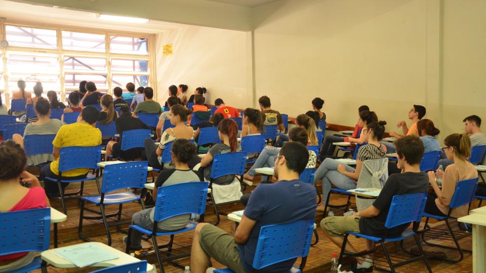 Candidatos se preparam para as provas da segunda fase do Vestibular UFU 2017-2 (foto: Milton Santos)