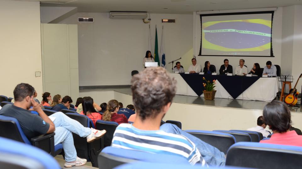 Cerimônia de inauguração da academia de musculação do Campus Pontal. (Foto: Marco Cavalcanti)