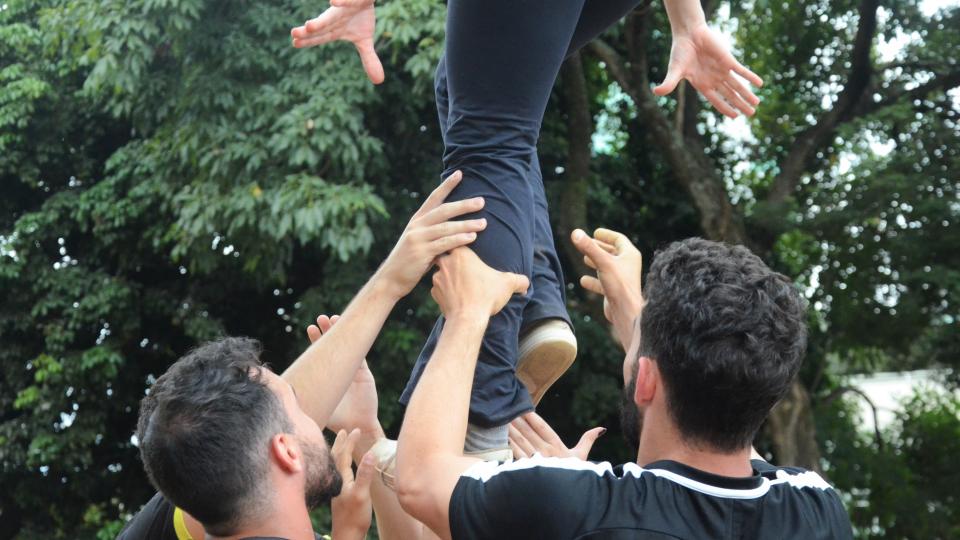 Treinamento aberto do grupo de cheerleaders da UFU (foto: Marco Cavalcanti)