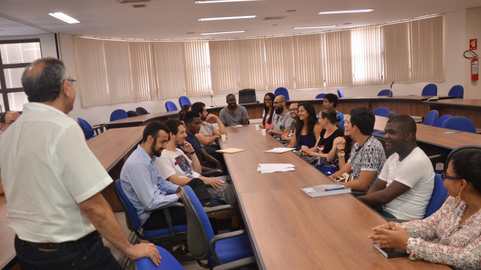  Participaram tanto alunos estrangeiros quanto de outras universidades brasileiras. (foto: Milton Santos)