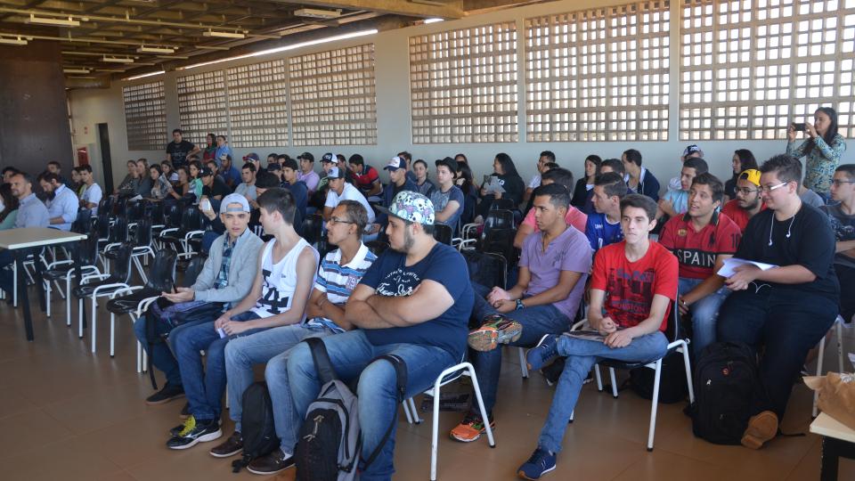 Recepção no Campus Monte Carmelo (foto: Milton Santos)
