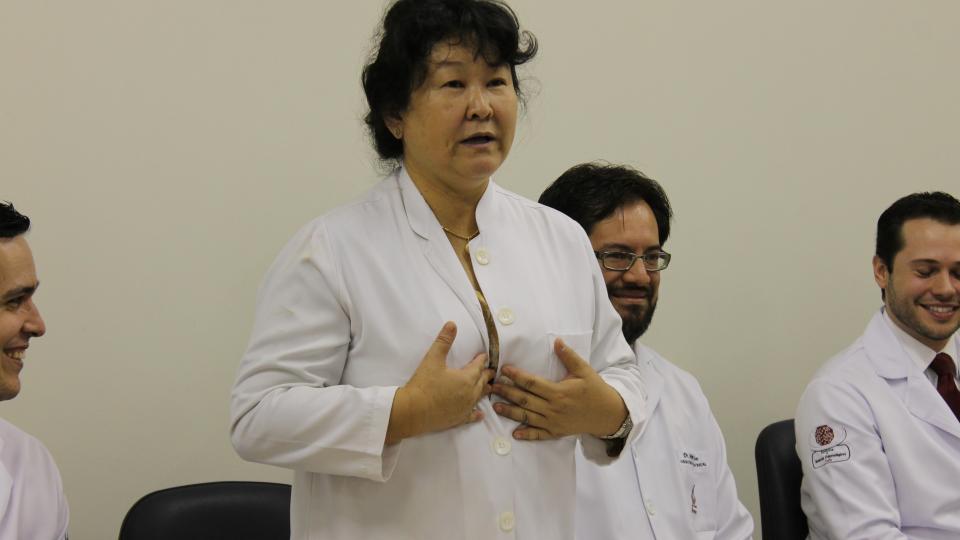 Professora Rosana Ono, membro do Colegiado de Extensão da FOUFU e patronesse da 73ª turma.