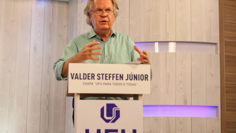 Candidato Valder Steffen Júnior, da Faculdade de Engenharia Mecânica (foto: Marco Cavalcanti)