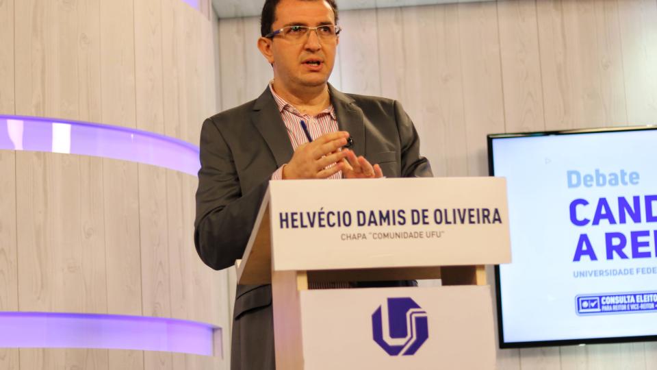 Candidato Helvécio Damis de Oliveira Cunha, da Faculdade de Direito (foto: Marco Cavalcanti)