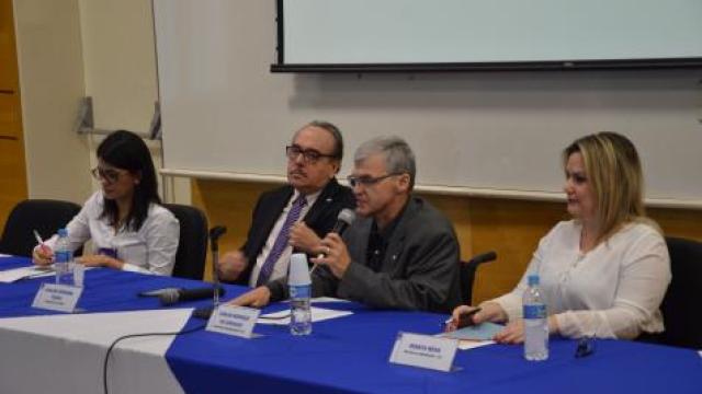 O objetivo do evento foi refletir sobre o tema “Caminhos para divulgação e jornalismo científico&quot; (foto: Milton Santos)