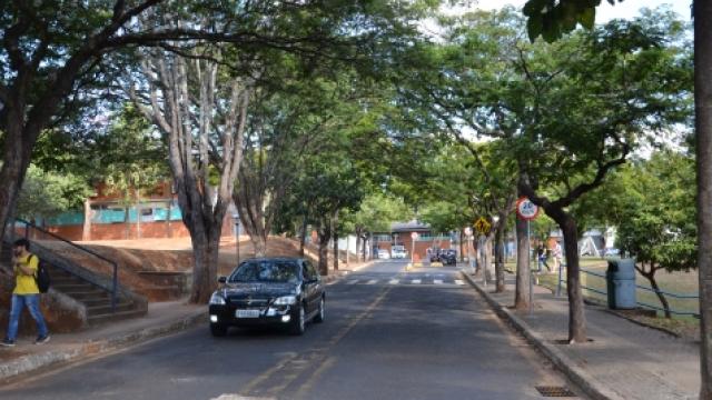 Alameda dos Buritís terá transito de veículos nos dois sentidos em toda a sua extensão (Foto: Milton Santos)