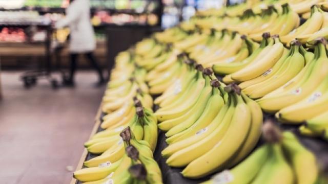 Banana foi um dos alimentos que baratearam no último mês. (Foto: Pixabay)