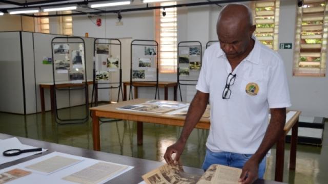 Velso Carlos de Souza dedicou todos os seus anos como servidor da UFU ao trabalho de conservação e restauração de documentos e bens históricos para a cidade. (Foto: Milton Santos)