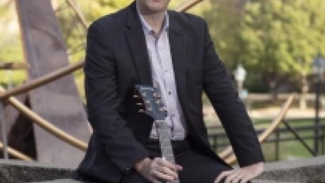 Mark Tornelli, nascido em Illinois, nos Estados Unidos, é guitarrista, compositor, professor e tem 25 anos de carreira. (Foto: Acervo pessoal)