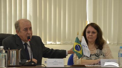 Elmiro Santos Resende, reitor da UFU, e Raquel Rade, diretora de Relações Internacionais e Interinstitucionais da UFU (foto: Marco Cavalcanti)