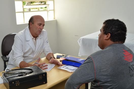 Médico Paulo Eduardo Martins