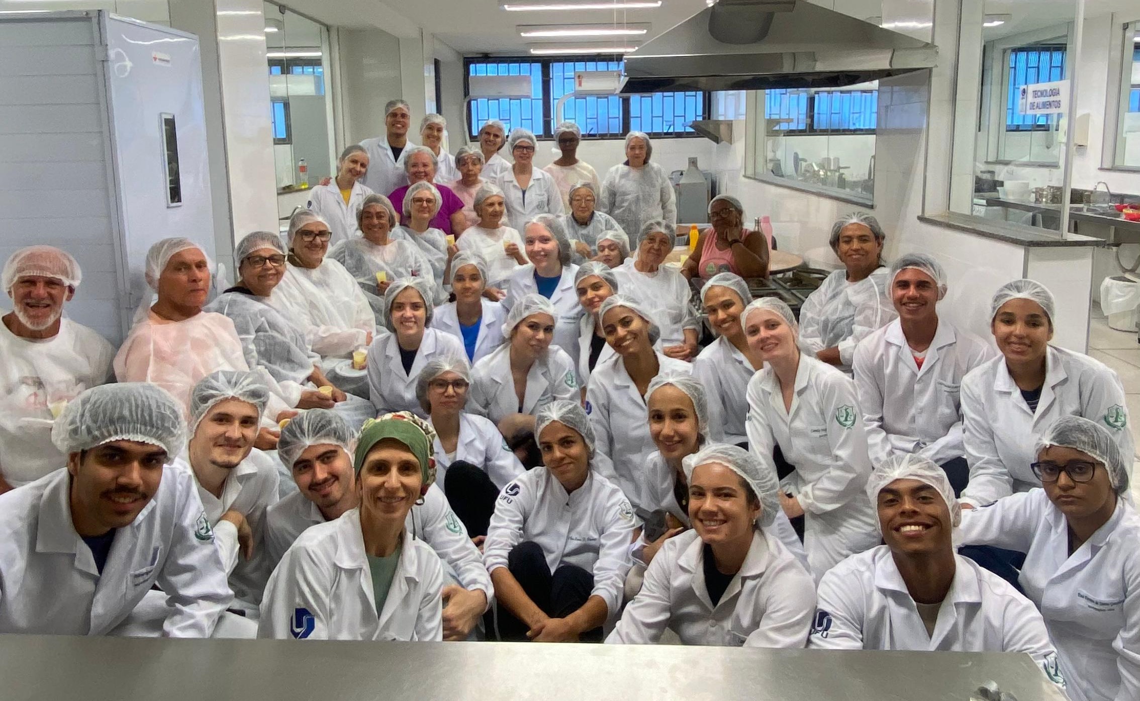 Oficina culinária com integrantes da Universidade Amiga do Idoso