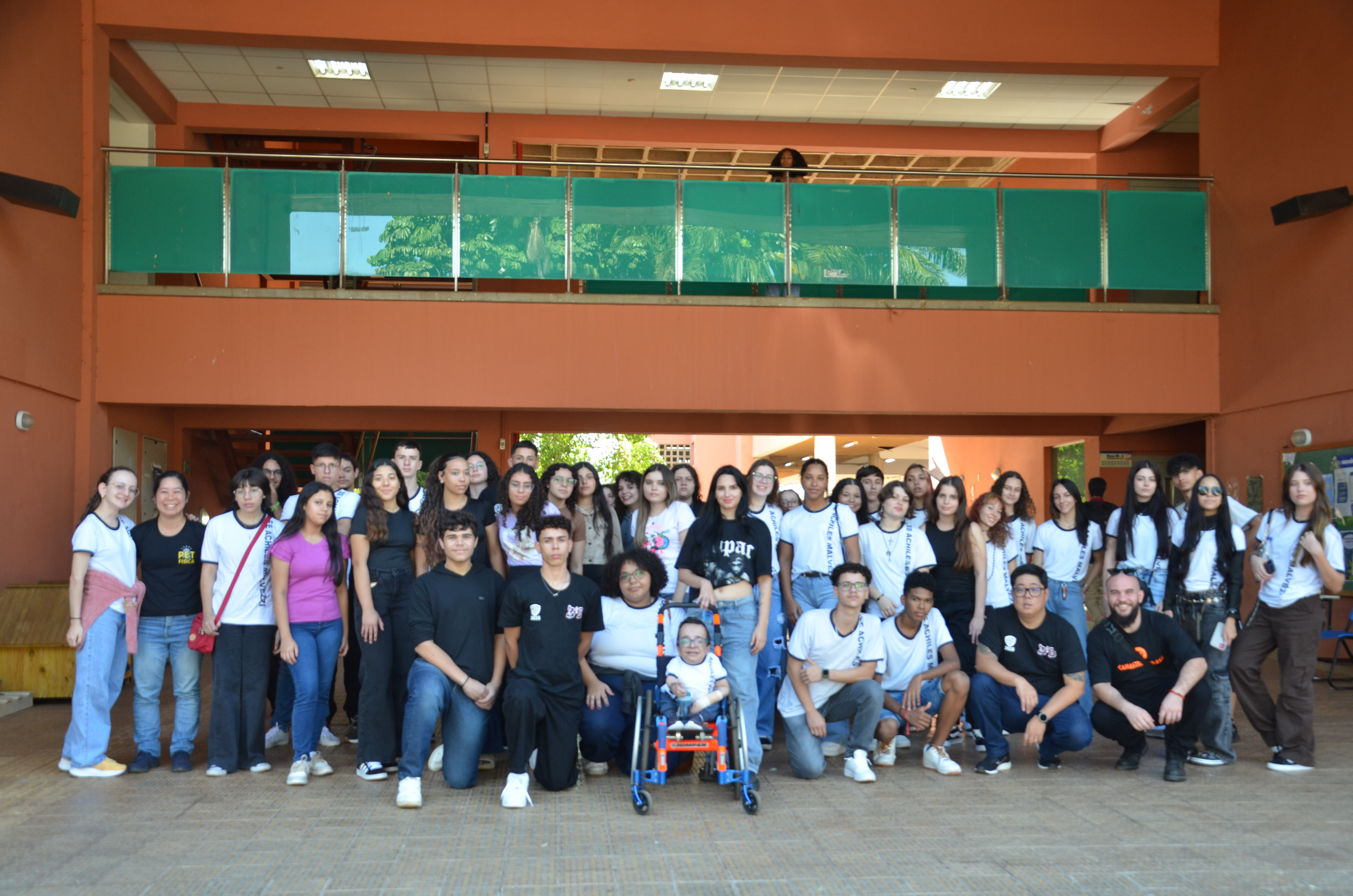Alunos da escola Escola Estadual "Achiles Malvezzi"
