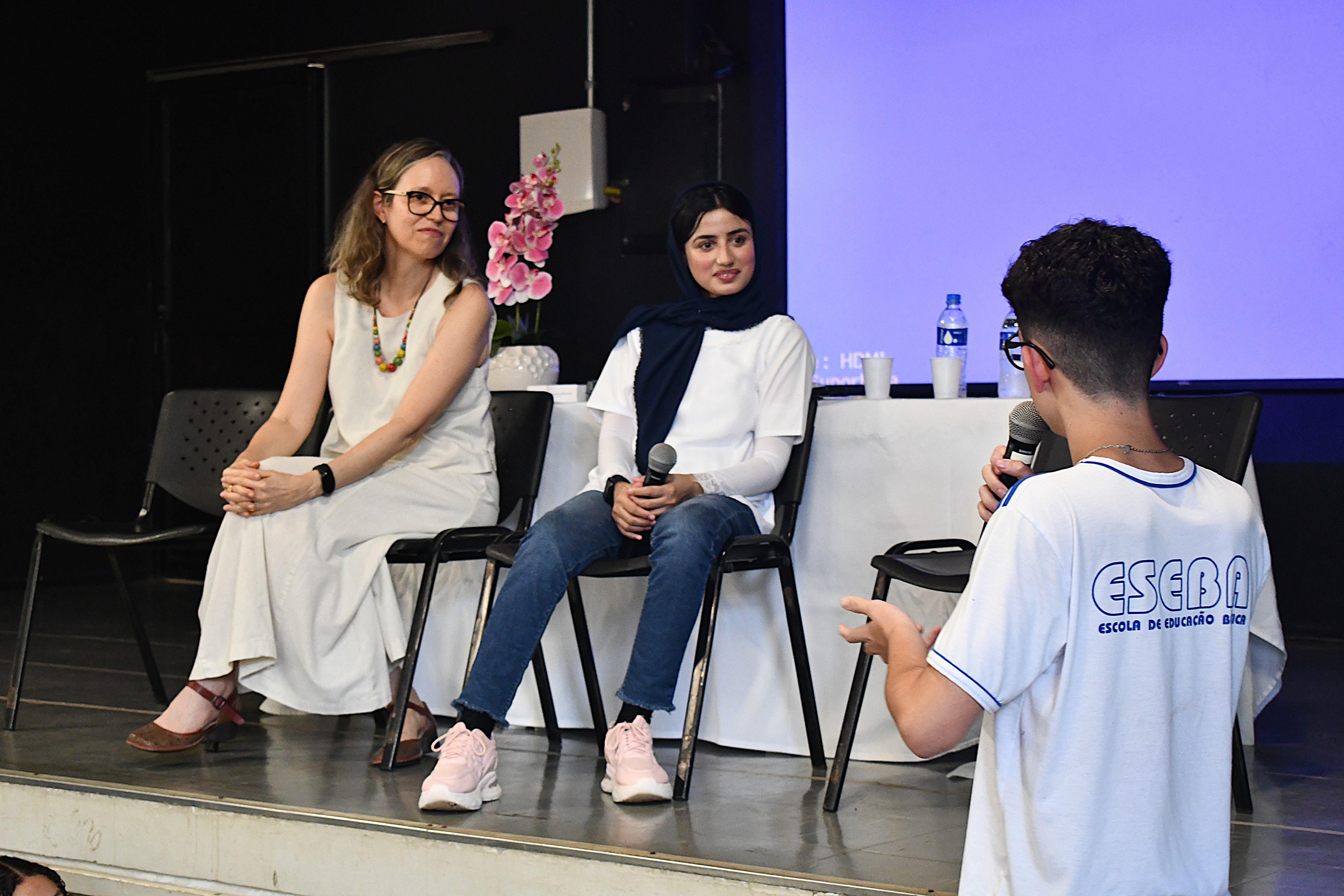 Roda de conversa com a doutoranda Faryal Khan (Fotos: Lucas Mendes)