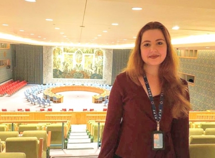 Egressa da UFU pesquisa o Direito Internacional dos Direito Humanos (foto: arquivo da pesquisadora)