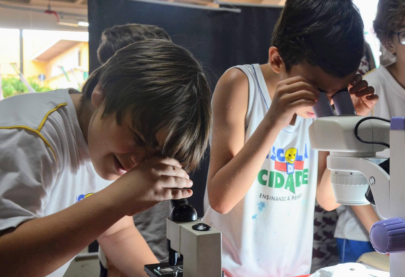 Alunos da educação básica participando da Semana Nacional de Ciência e Tecnologia em 2019