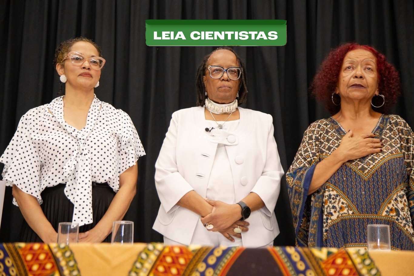 Sueli Carneiro (centro) durante evento no Centro de Memória da Cultura Negra Graça do Aché, em abril de 2024 (foto: Acervo Jeremias Brasileiro/Centro de Memória da Cultura Negra Graça do Aché)