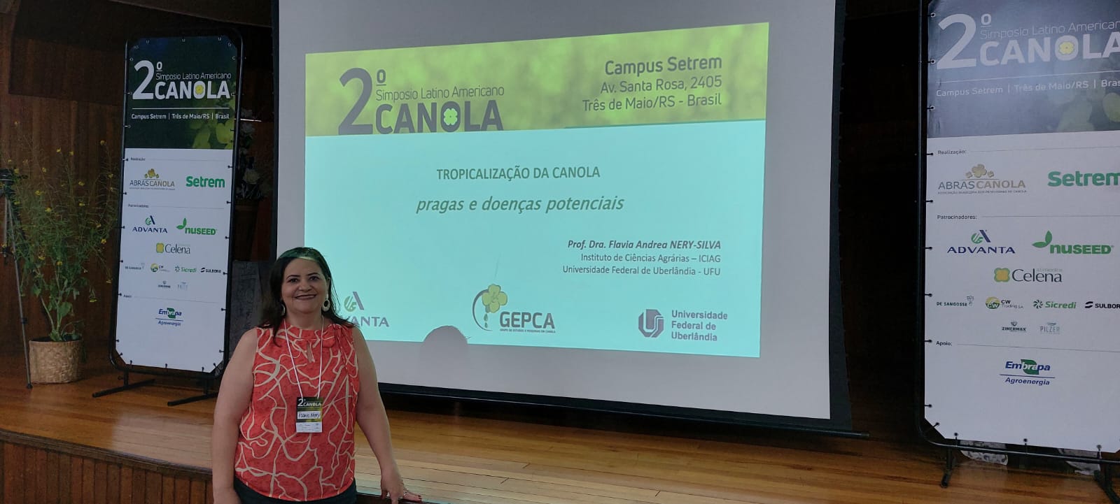 Professora Flávia Nery no 2º Simpósio Latino-Americano de Canola
