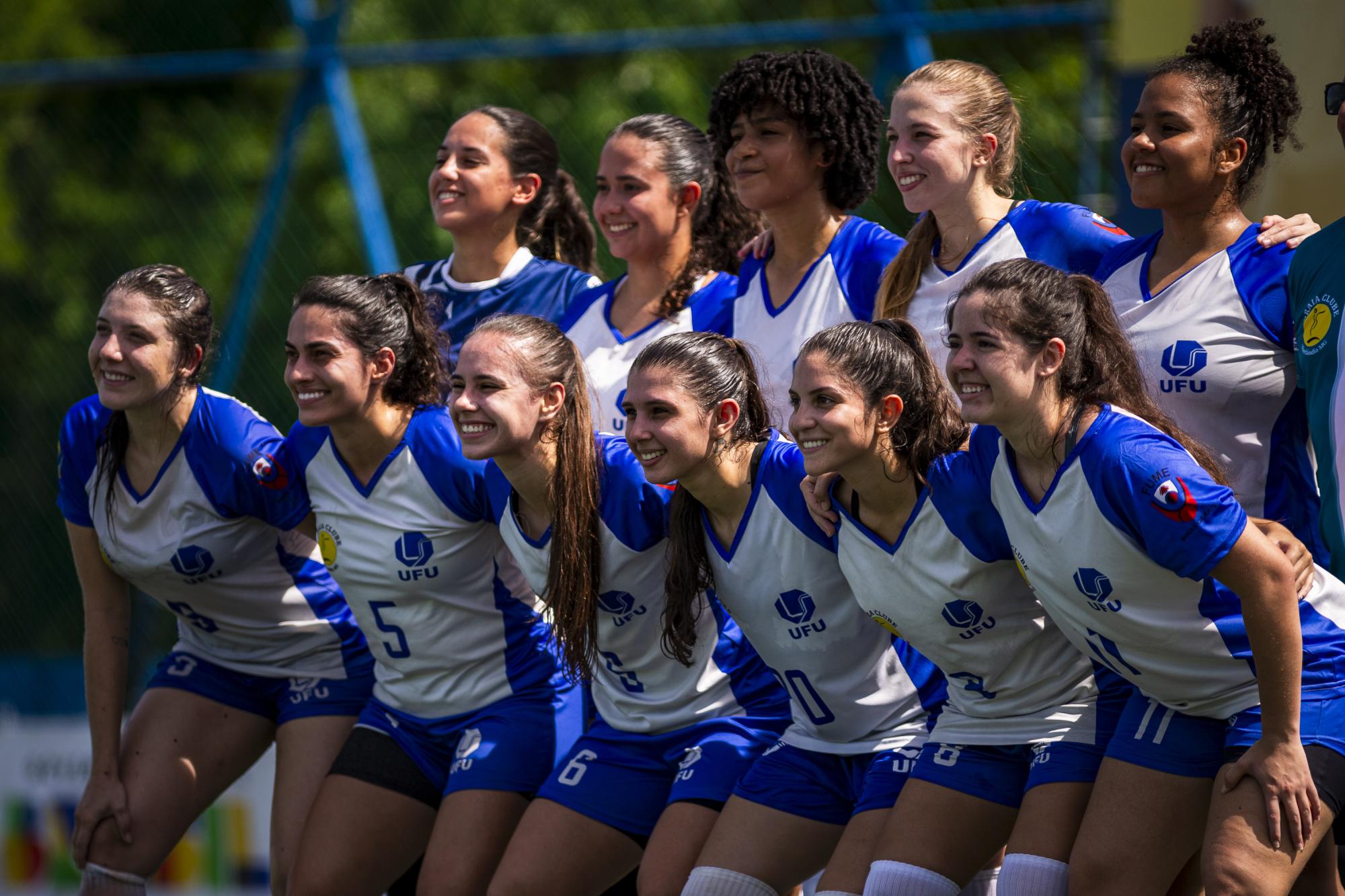 Elenco do time feminino de futebol 7 da UFU