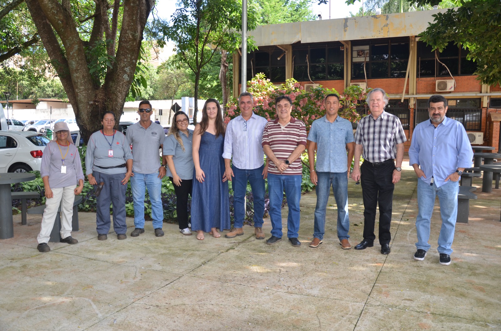 Foto na praça inaugurada no Campus Umuarama