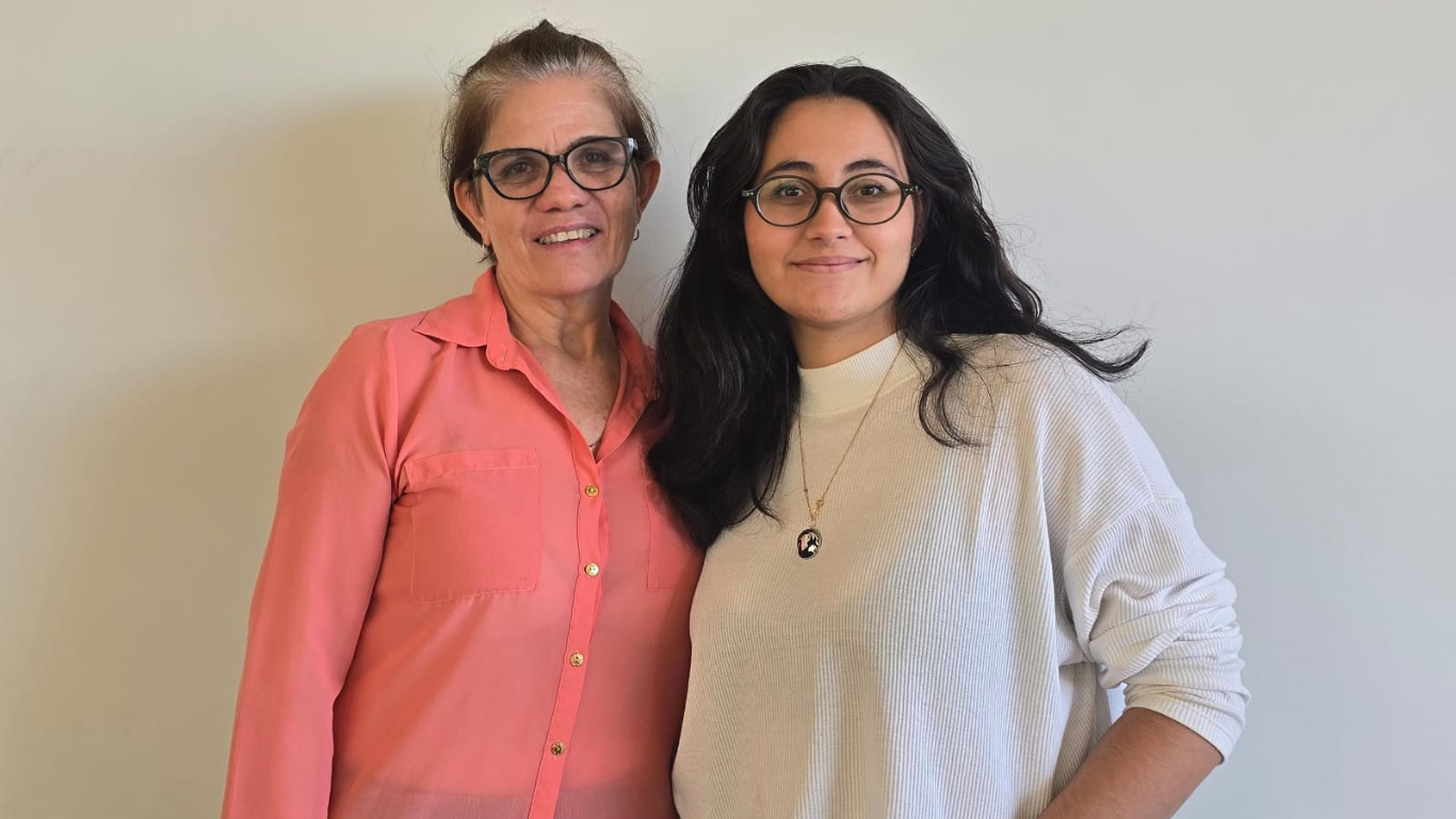 A mestranda e sua orientadora