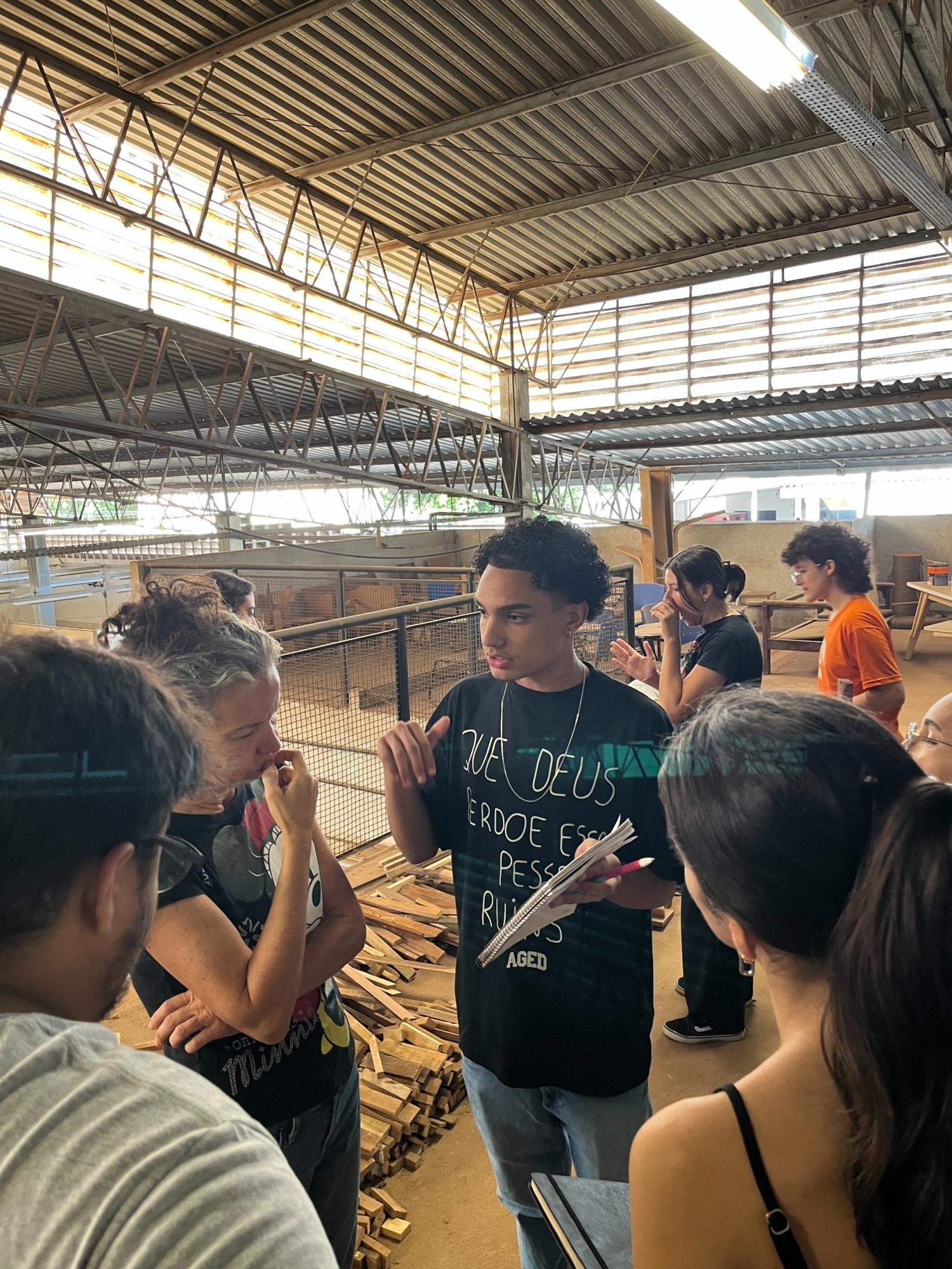 Alunos durante atitividades no Galpão