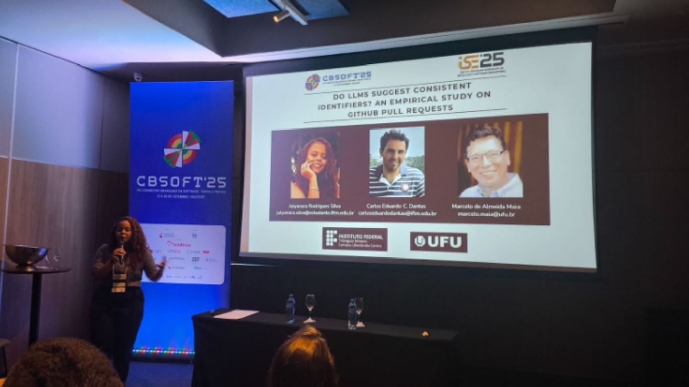 Julyanara Rodrigues durante sua apresentação 