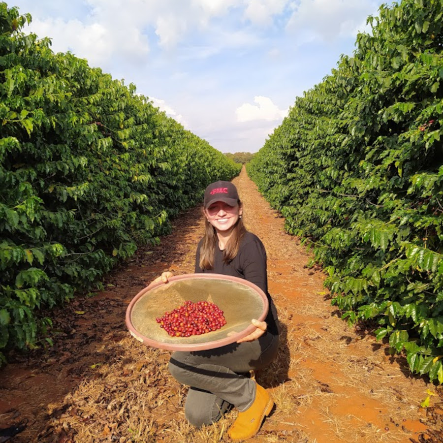 Raquel Pinheiro da Mota é autora da tese “Fertilizantes especiais na cultura do cafeeiro” (Foto: Arquivo dos pesquisadores)