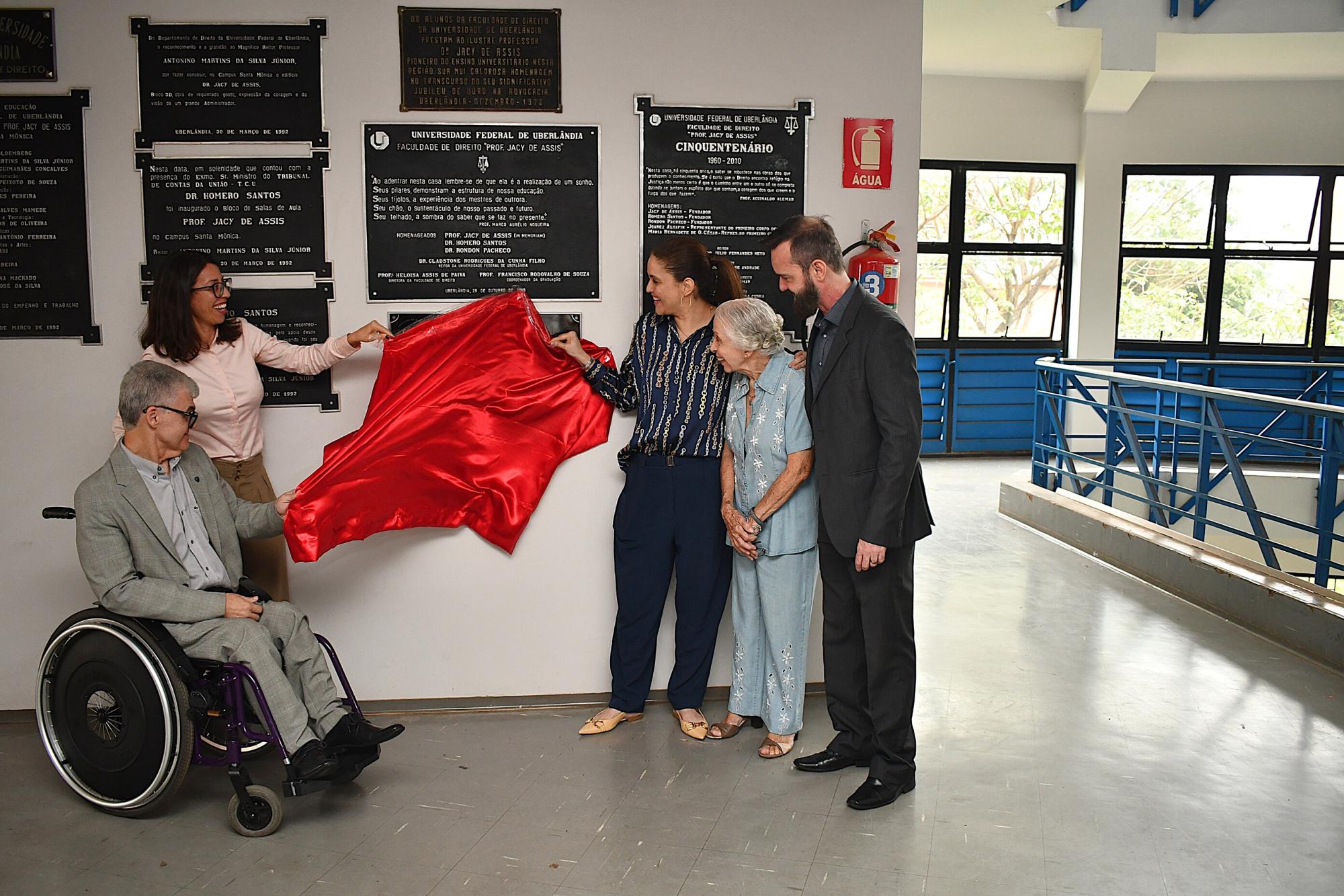 Descerramento da placa comemorativa do Jubileu de 65 anos