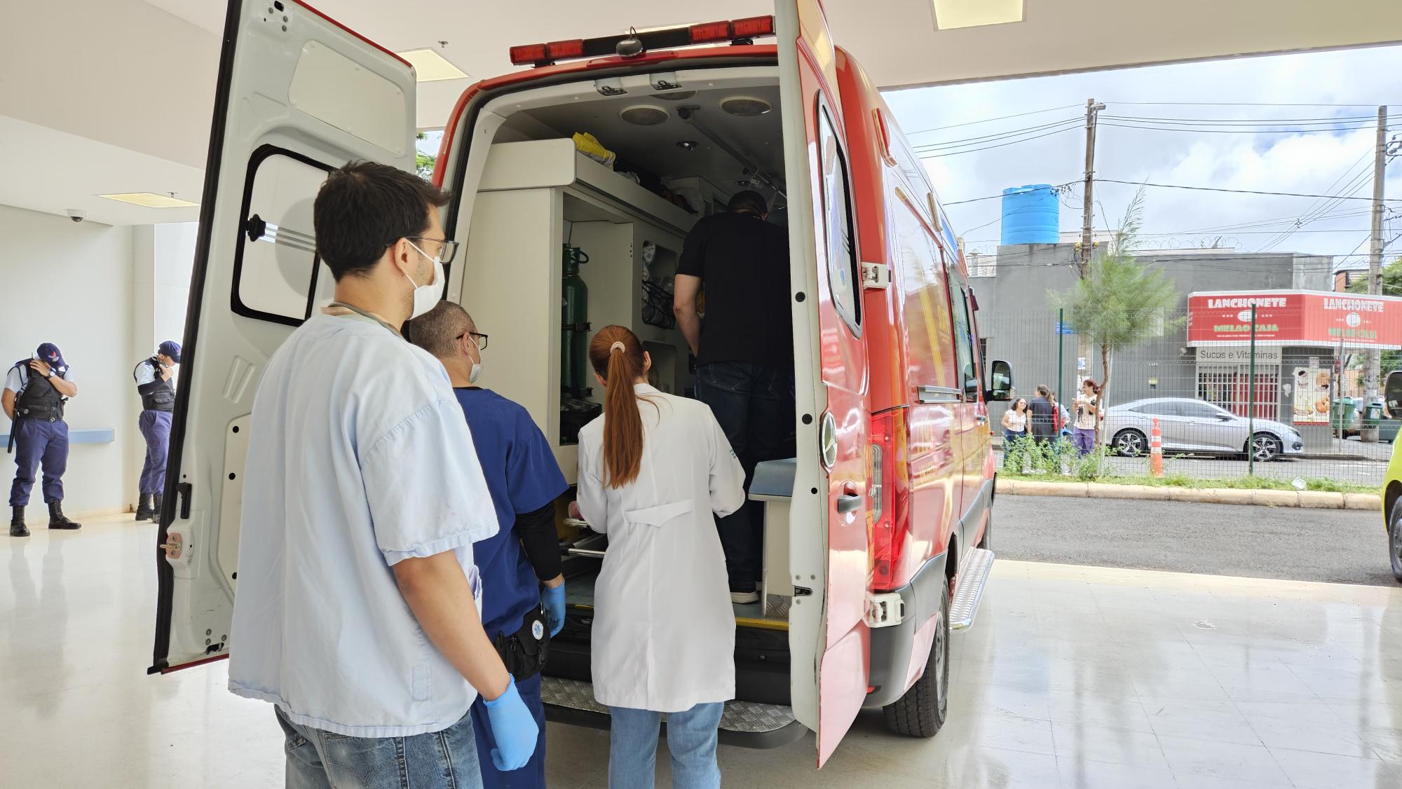 Foto de atendimento em embulância