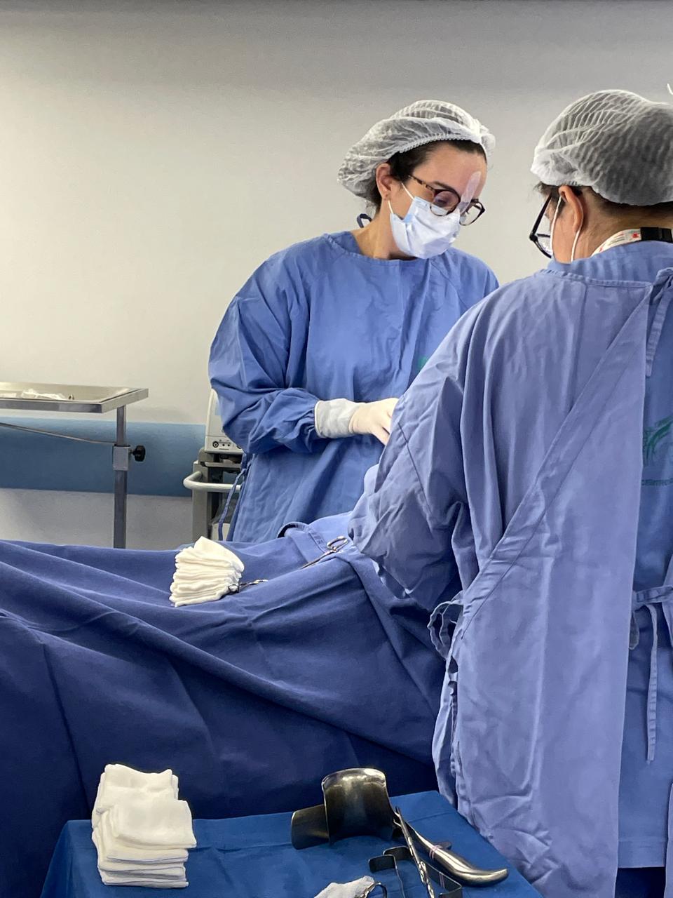 Ana Tereza Falci atuando em um parto