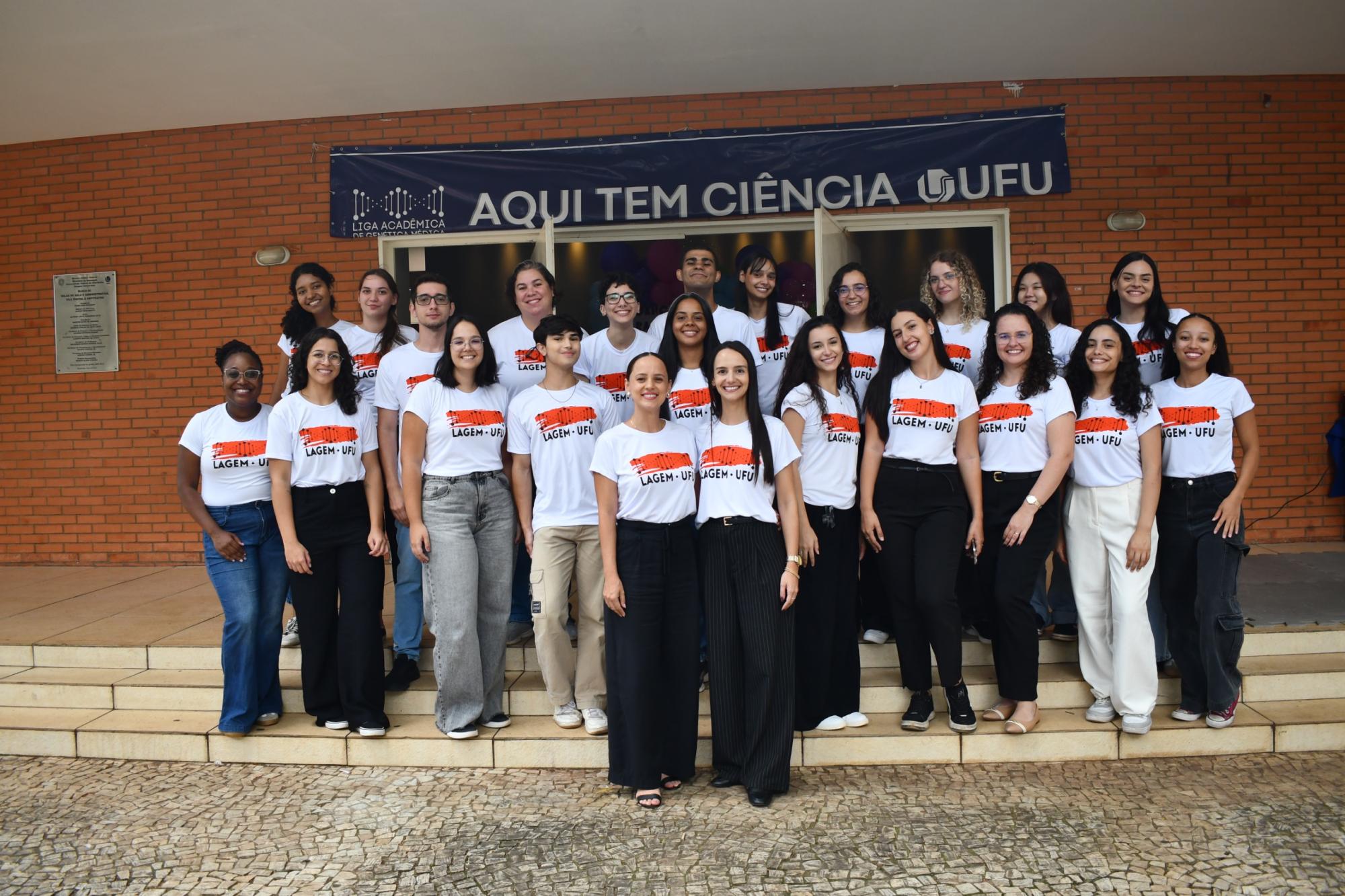 Integrantes da Liga Acadêmica de Genética Médica da UFU