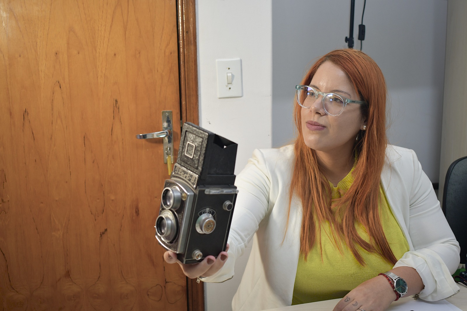 Flávia Clemente durante a gravação de um episódio do podcast.
