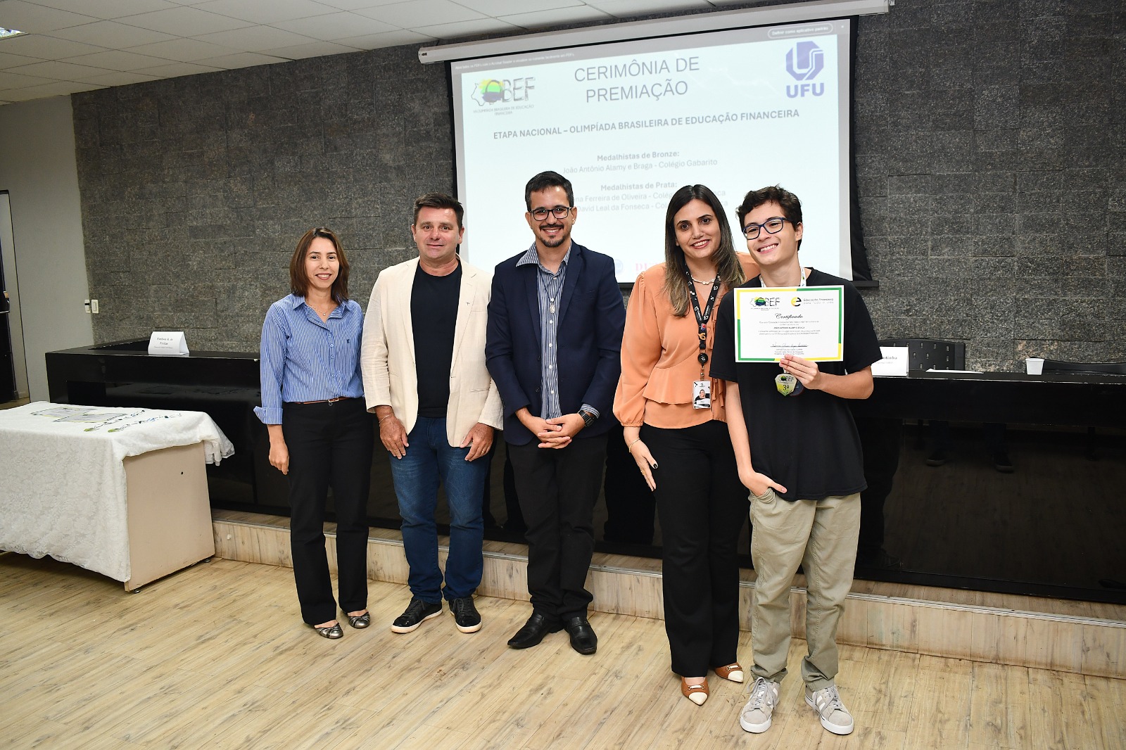 O aluno do Gabarito João Antônio Alamy e Braga conquistou bronze na etapa nacional