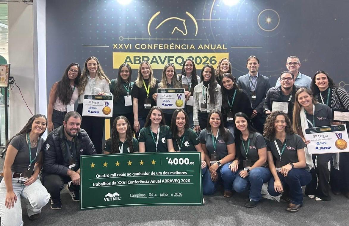 Cientistas na UFU na conferência ABRAVEQ de 2026