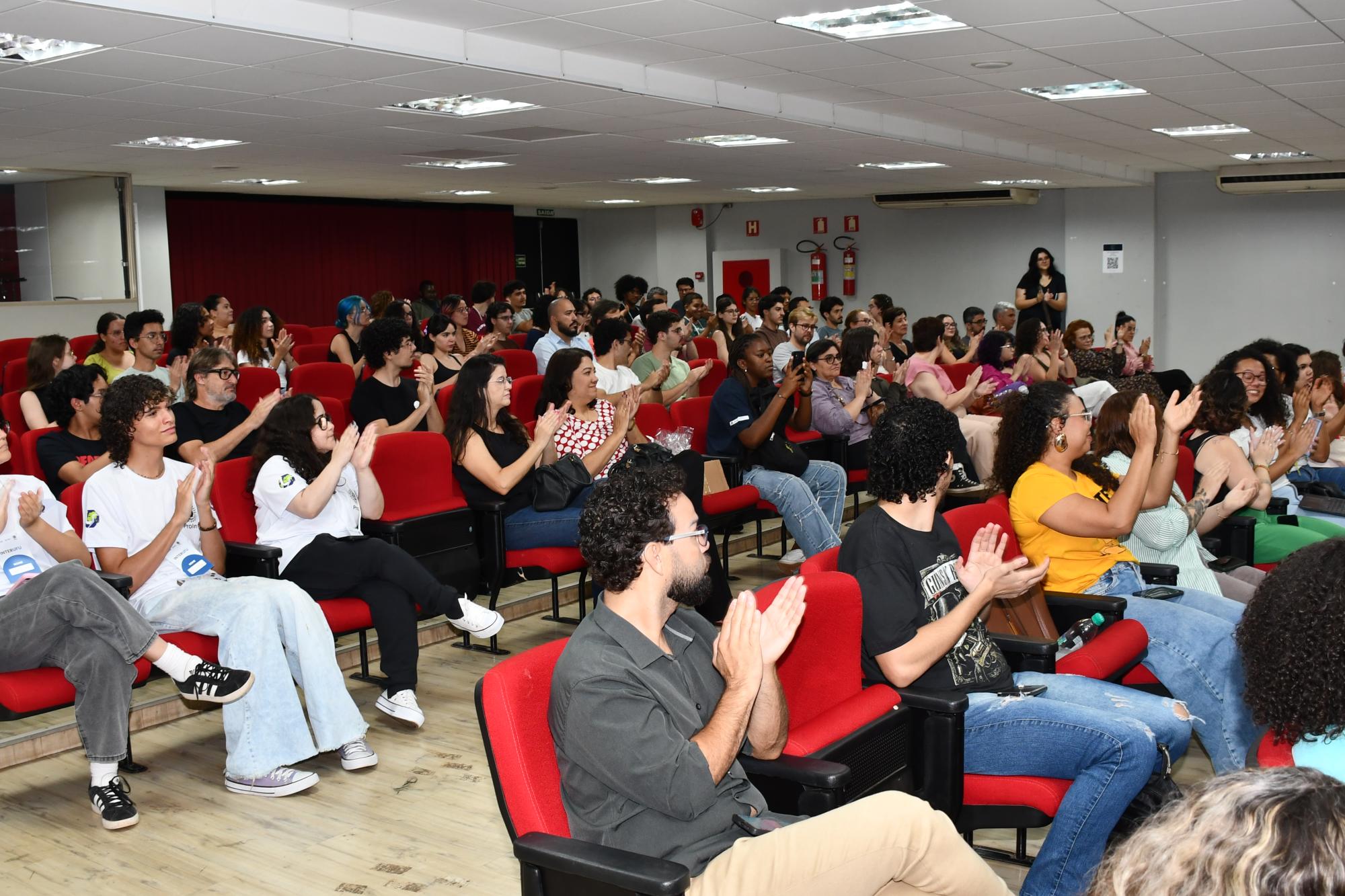 Abertura ocorreu no auditório do Bloco 5s. (Foto: Milton Santos)