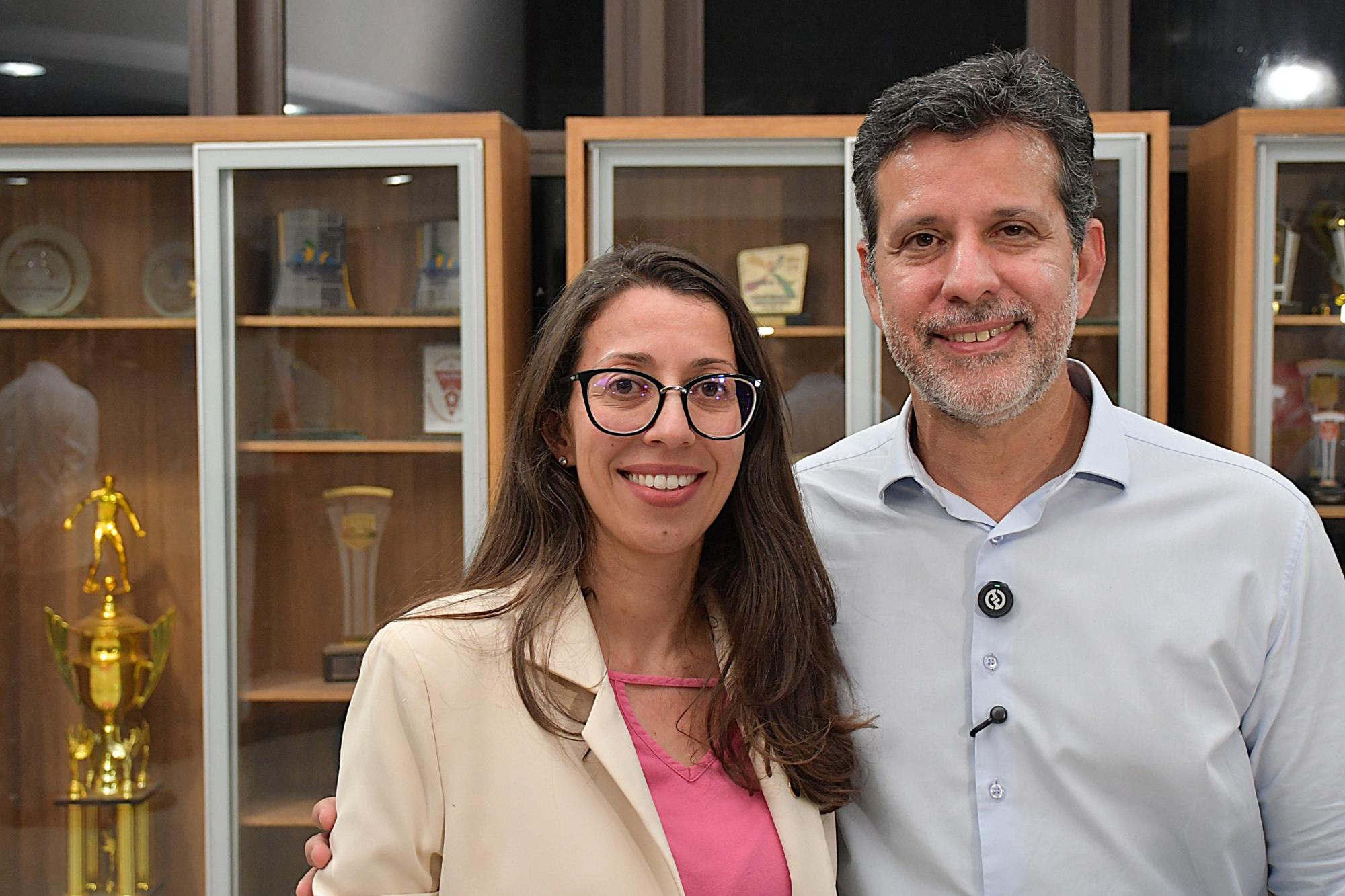 Catarina Azeredo, vice-reitora da UFU, e Leonardo Barchini, ministro da Educação