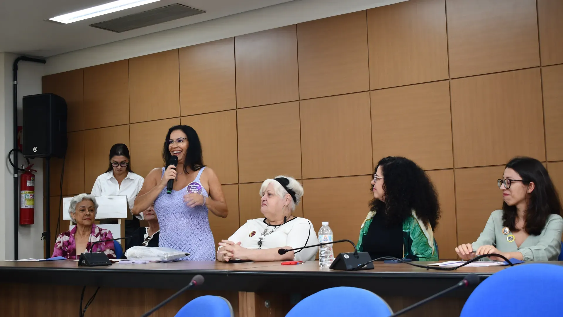 Participante do neguem apresentando um discurso