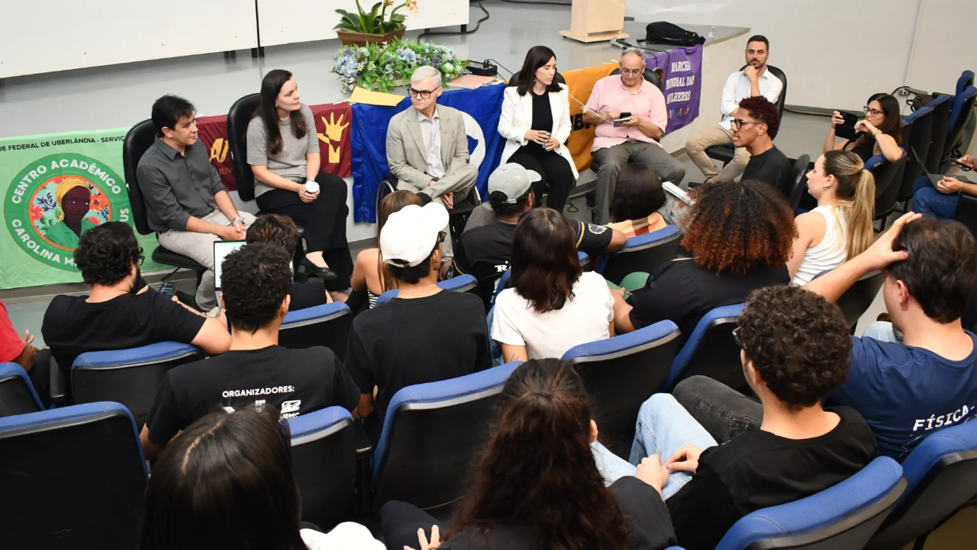 Gestão Superior da UFU e estudantes reúnem-se no Campus Pontal para debater sobre segurança e outras demandas locais