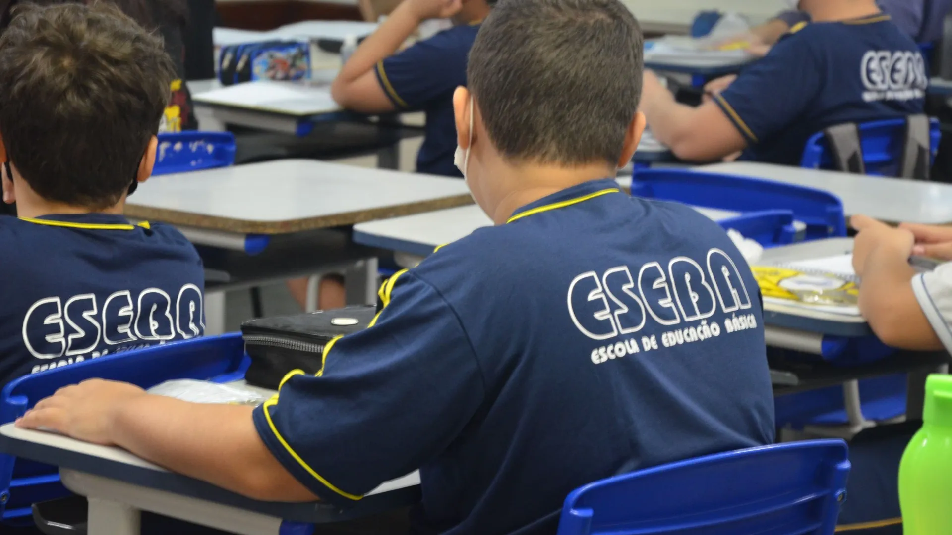 Estudante da ESEBA em sala de aula