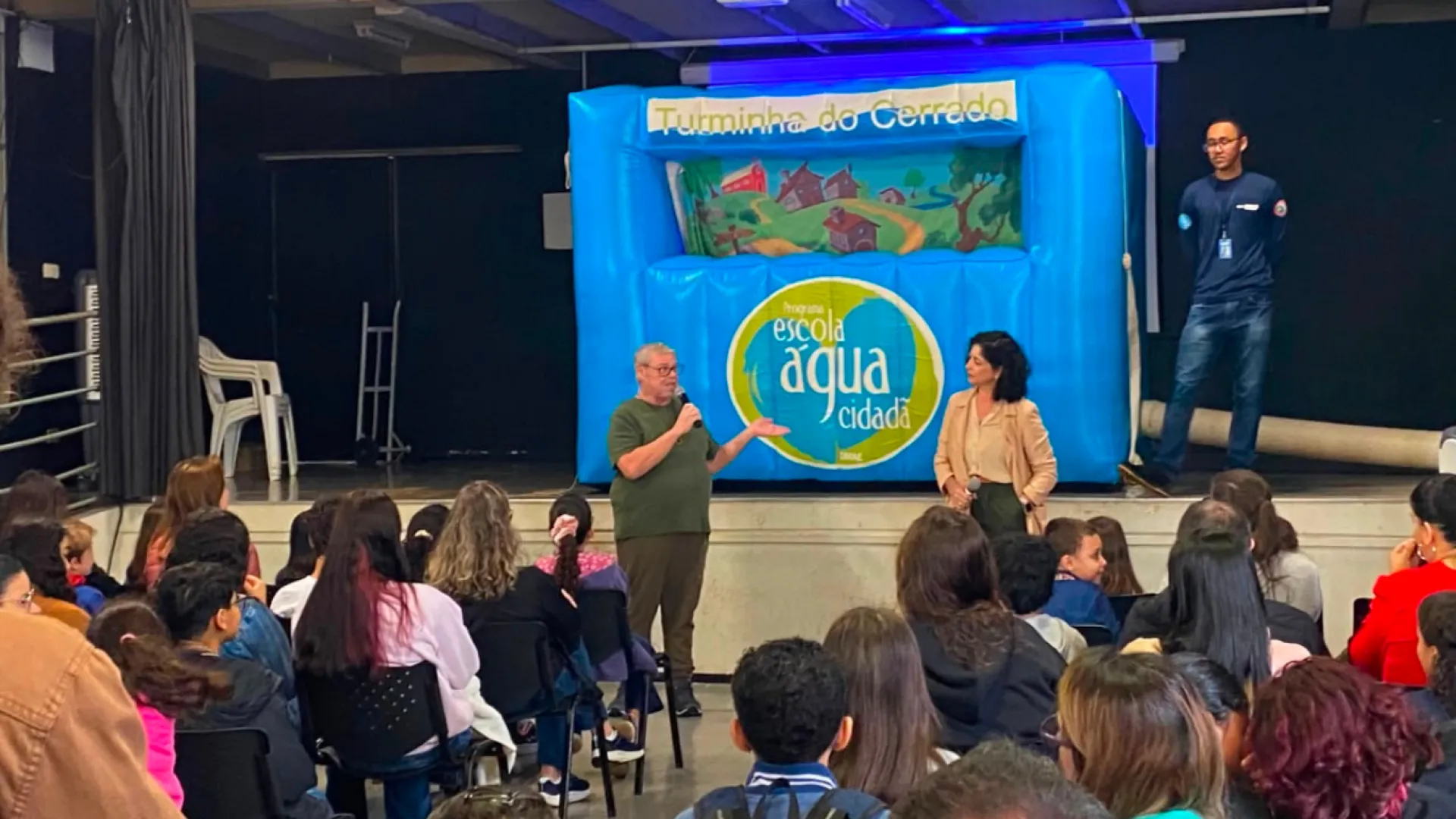 Início das apresentações do Dia do Meio Ambiente