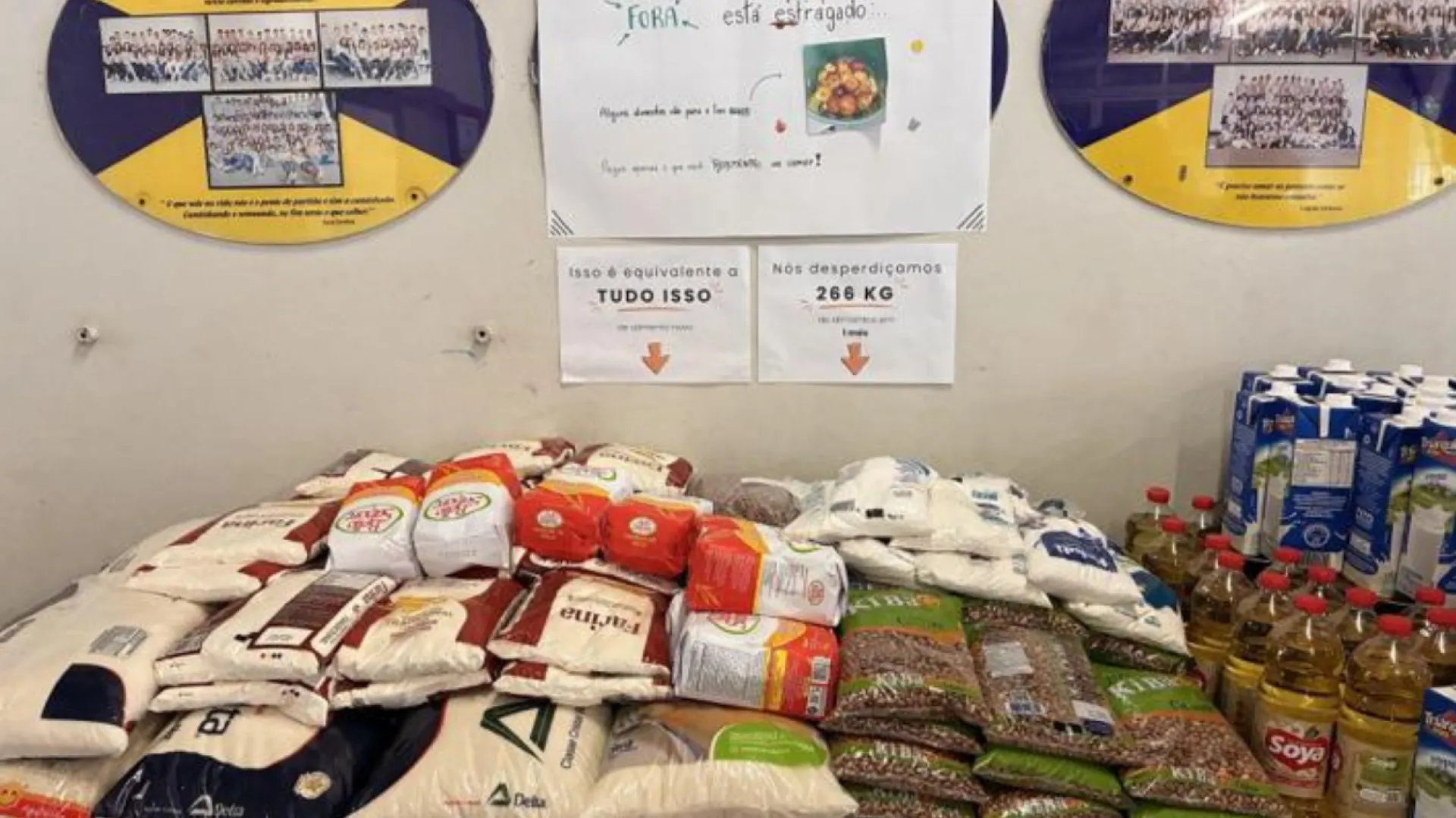 Diversos alimentos sob uma bancada