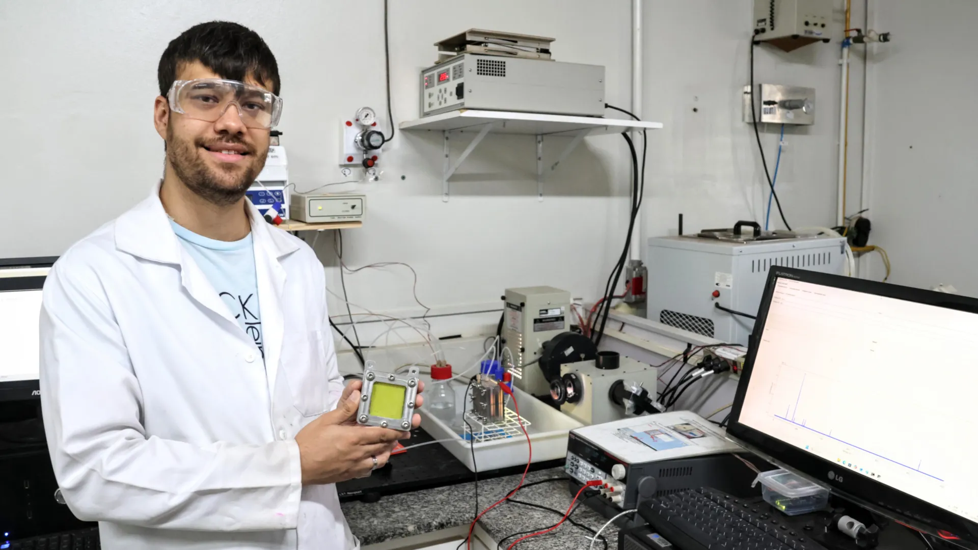 Pesquisador no laboratório