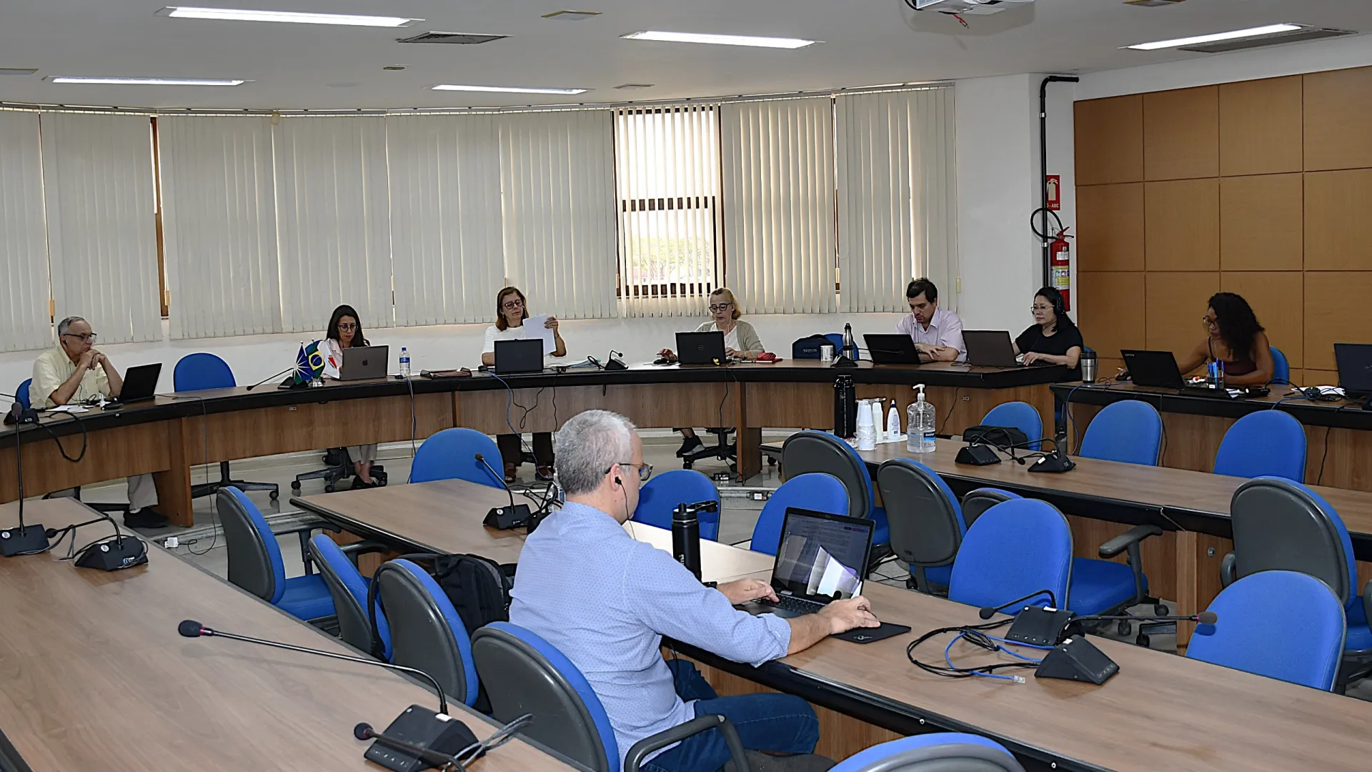 Reunião extraordinária foi dividida em duas sessões