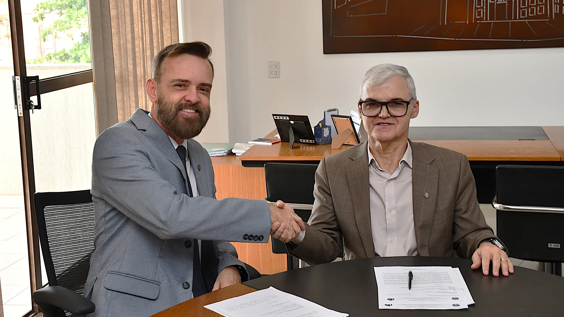 Jean Carlos Barcelos Martins e Carlos Henrique de Carvalho durante a nomeação 