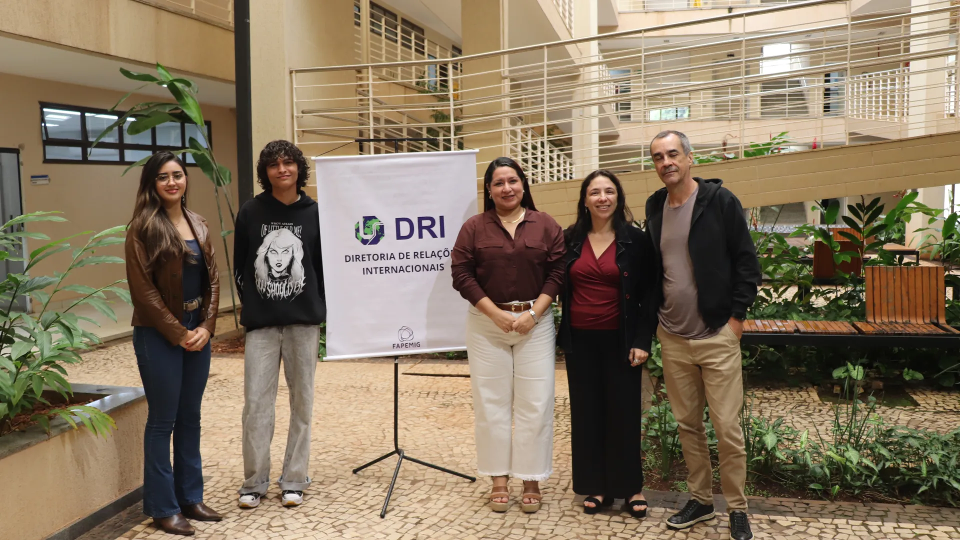  Reunião com professora da Universidad del Sinú debate internacionalização do curso de Psicologia
