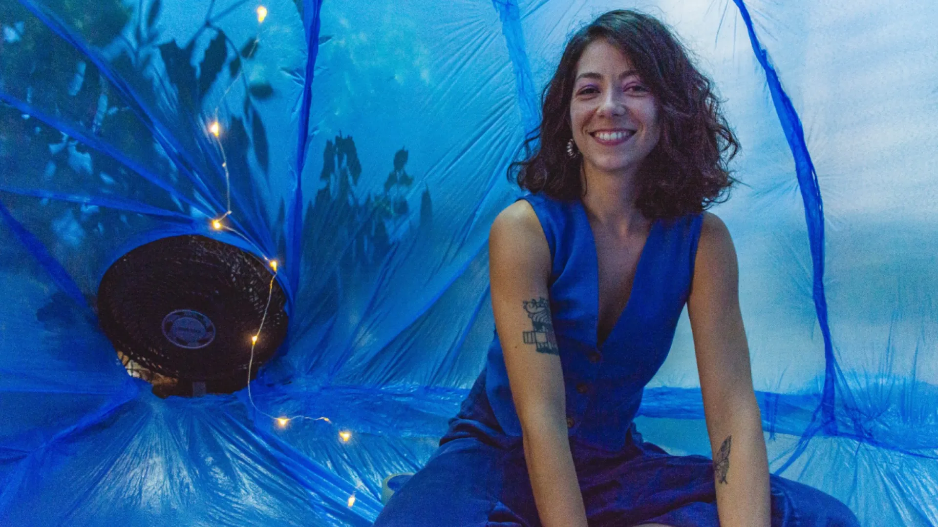 Na imagem, temos Rayssa Teixeira Vilela, integrante do Espaço Delas