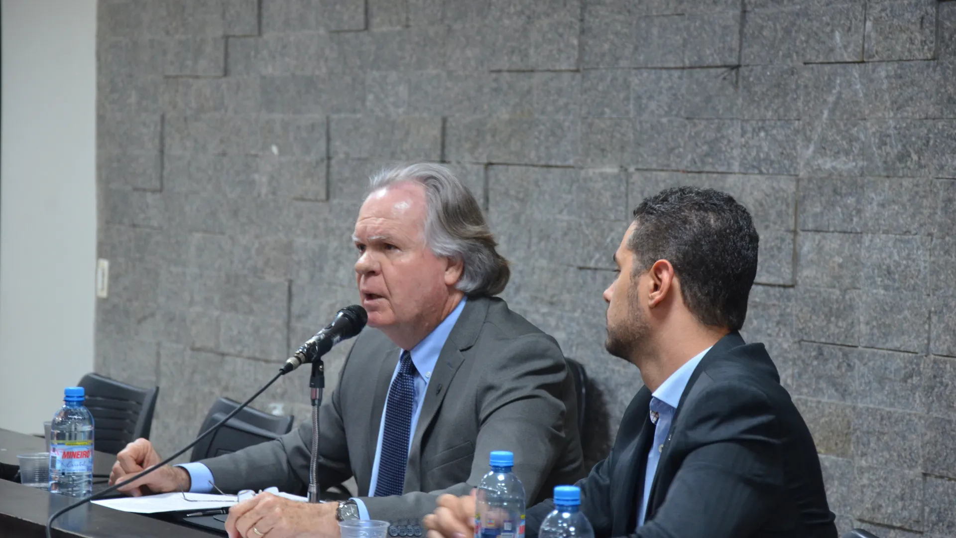 Reitor e pró-reitor