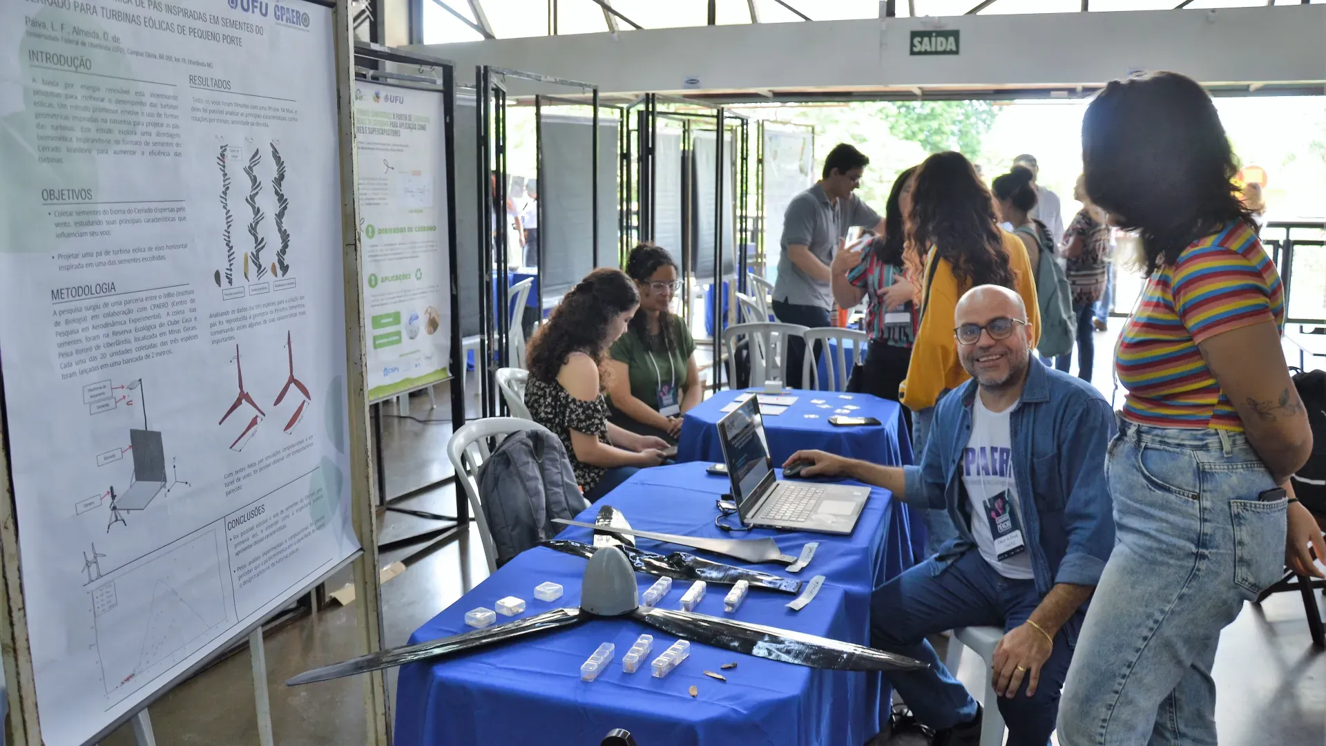 Pesquisa da UFU sendo apresentada no Terminal Central