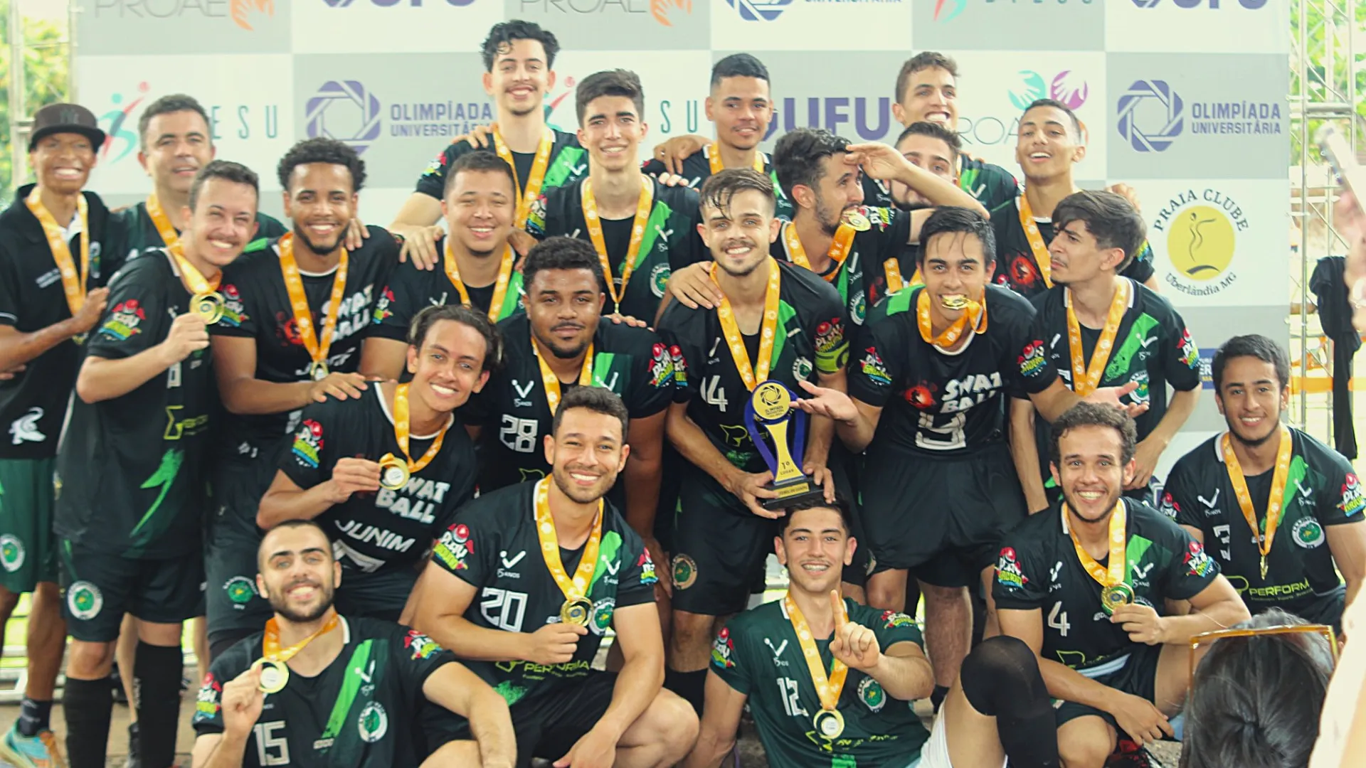 Time campeão de futebol de campo masculino da Olimpíada UFU 2023